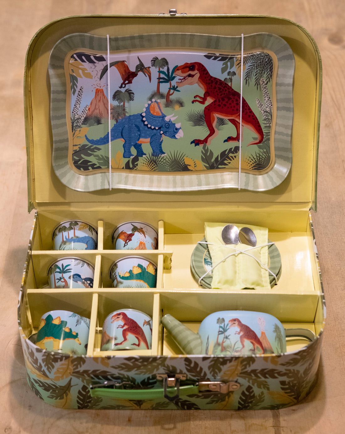 When Dinosaurs Come to Tea